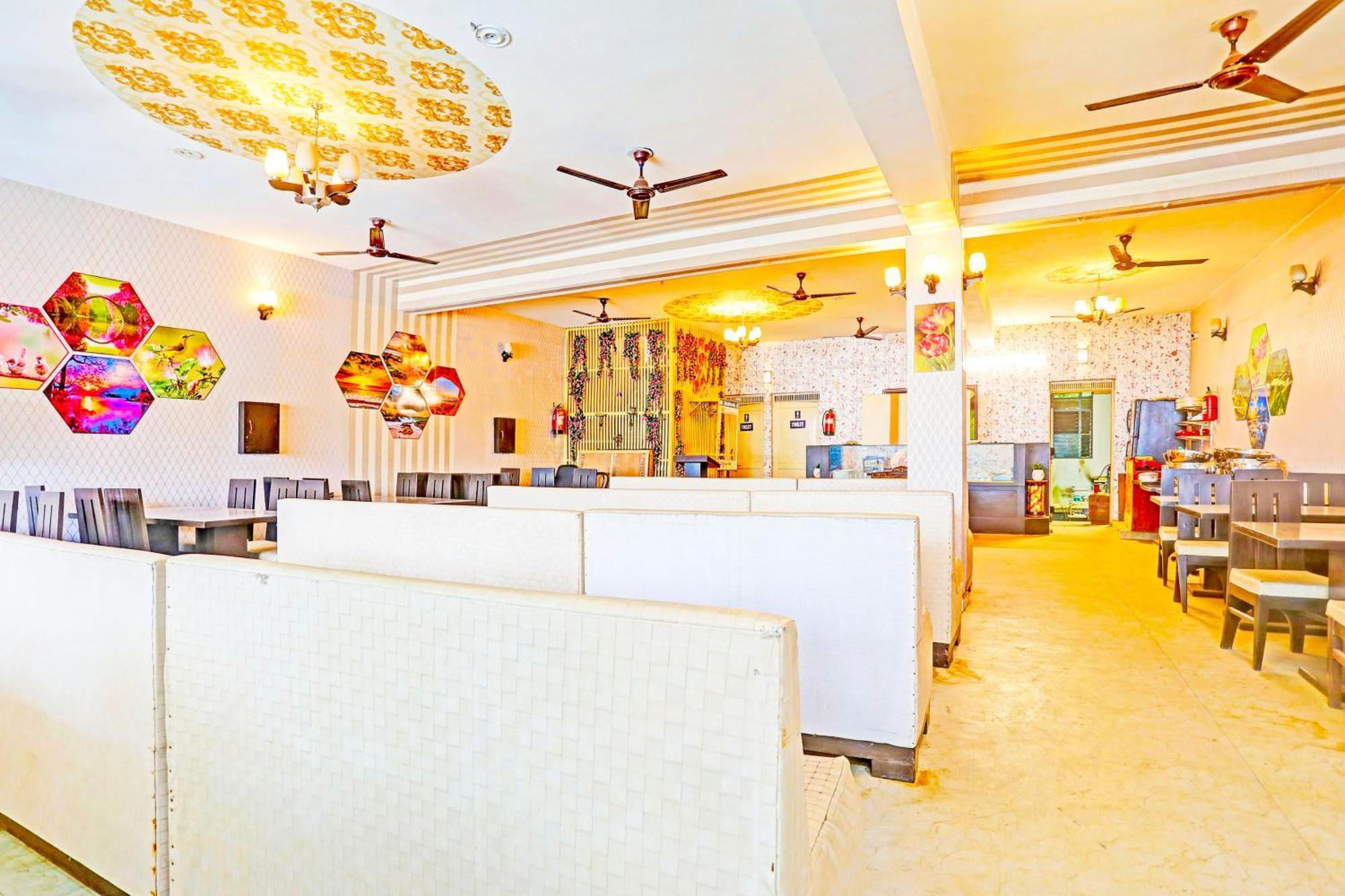 Spot On Meal Tree Hotel Ghaziabad Ngoại thất bức ảnh